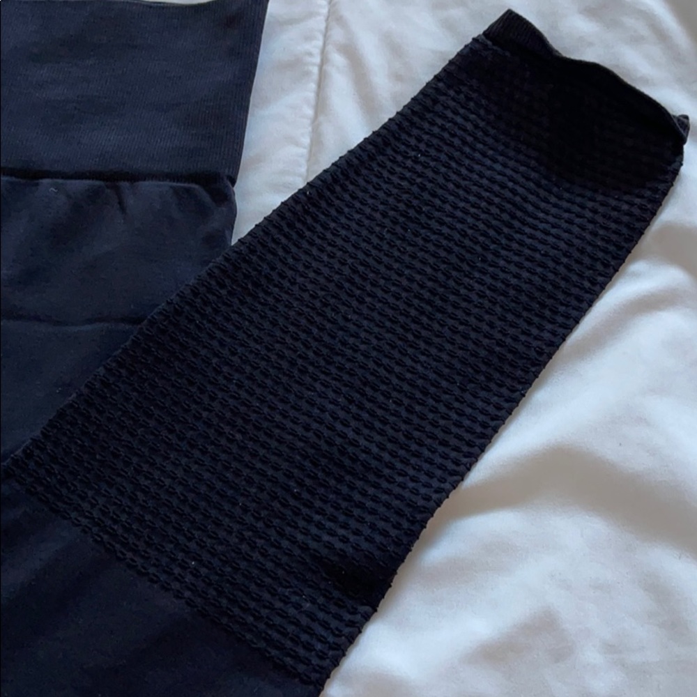 Fabletics Cropped Legging With Mesh Calf - image 2